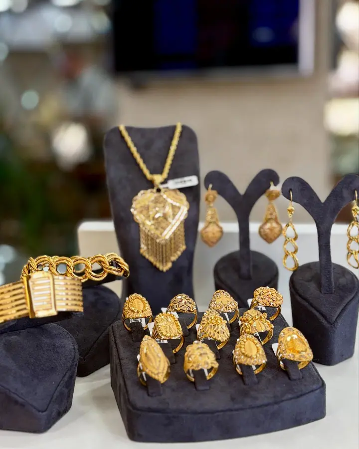 Altın Takı Seti Vitrin Görünümü
