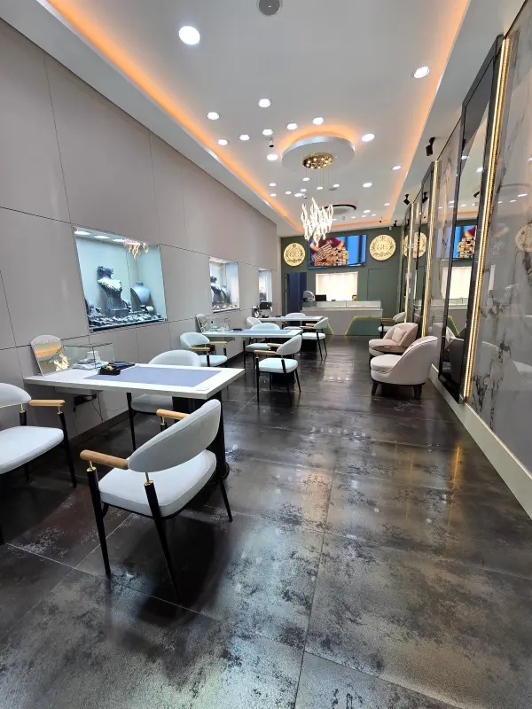 GC Gold Center Karşıyaka - Modern Showroom İç Tasarımı